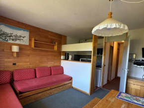 Appartement fonctionnel avec balcon et accès aux pistes - FR-1-181-2225